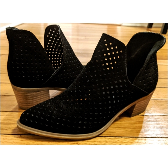 Danese Perforated Ankle Boots Steve Madden shoes - Picture 4 of 8